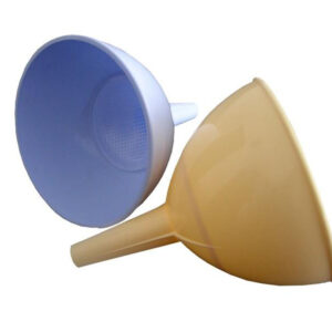 Plastový trychtýř 10cm se sítkem